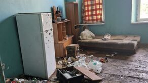 Tak mieszkanie socjalne w Międzyrzecu Podlaskim wygląda po lokatorze, które opuścił je i zniknął 