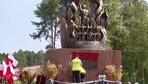 Ukrainiec zatrzymany za dewastację pomnika ofiar rzezi wołyńskiej