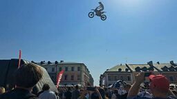 Widowiskowe pokazy Freestyle Family są znakiem rozpoznawczym „Zamościa na okrągło” i za każdym razem, gdy się odbywały, przyciągały prawdziwe tłumy