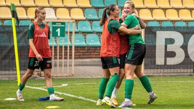 Julia Piętakiewicz (pierwsza z prawej) w meczu z Orlenem Gdańsk zdobyła pierwsze gole w tym sezonie