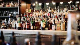 Gdyby radni Zamościa zdecydowali się na wprowadzenie prohibicji, to alkohol nocą można byłoby kupić jedynie w lokalach gastronomicznych, a sklepy czy stacje pali miałyby zakaz jego sprzedaży