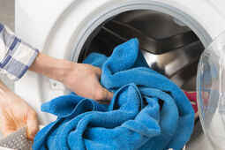 Dlaczego ręczników nie należy prać z dodatkiem płynu do płukania tkanin