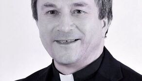 Ks. prof. Marian Walerian Nowak zmarł w wieku 70 lat. Pochodził z parafii Jarczów w powiecie tomaszowskim