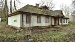 Dwór już nie będzie straszył. Jest umowa na remont zabytku 