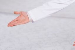 Materac jako element terapii bólu przewlekłego. Co mówią reumatolodzy i ortopedzi?