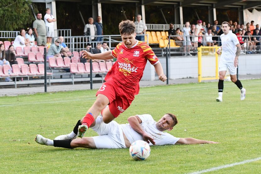 Gryf Gmina Zamość przegrał u siebie z Gromem Różaniec 3:5