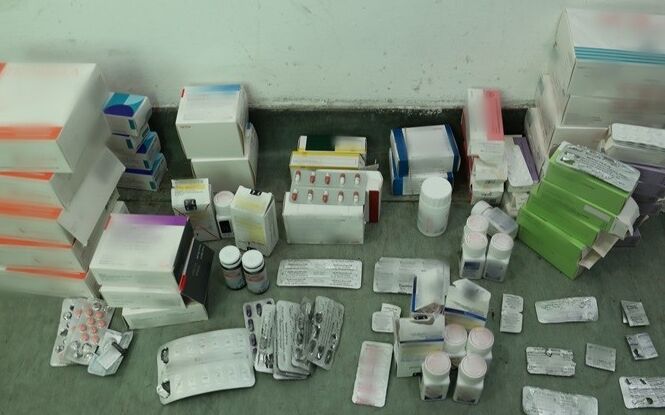 Tysiące tabletek i setki ampułek. KAS zatrzymała nielegalne farmaceutyki na granicy