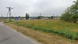 Na tej działce po prawej ratusz chce zbudować nowy obiekt z domem kultury i żłobkiem 