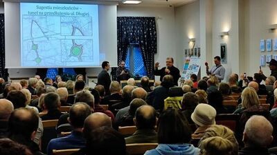 Jedno ze spotkań w UM z mieszkańcami ws. przejazdu 