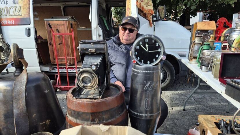 Jesienna aura na targu staroci