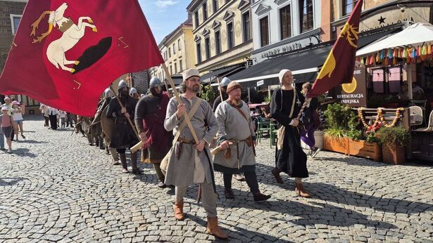 Rycerze, rzemieślnicy i muzyka dawna – ruszył Weekend z Archeologią