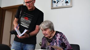 Bogdan Nowak i jedna z jego rozmówczyń - Jadwiga Kropornicka