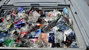 System kaucyjny ma zmniejszyć liczbę odpadów, w tym plastikowych butelek.