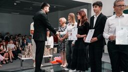 213 stypendystów odebrało 1 września wyróżnienia z rąk prezydenta Chełma Jakuba Banaszka