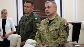 Szef Sztabu Generalnego WP gen. Wiesław Kukuła na nadzwyczajnym posiedzeniu rządu w KPRM w Warszawie w związku z nocnym naruszeniem polskiej przestrzeni powietrznej przez rosyjskie drony 