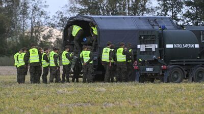 Słuzby na miejscu upadku rosyjskiego drona w Wohyniu
