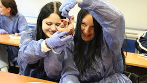 Serce na dłoni i materiał genetyczny z banana. Festiwal nauki z AZ