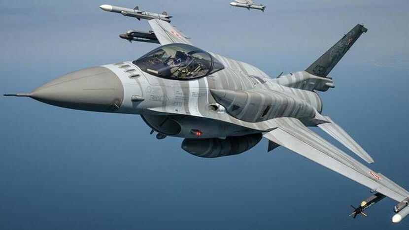 Polski F-16