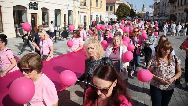 Na różowo przeciw rakowi. Przez centrum miasta przejdzie Marsz Różowej Wstążki