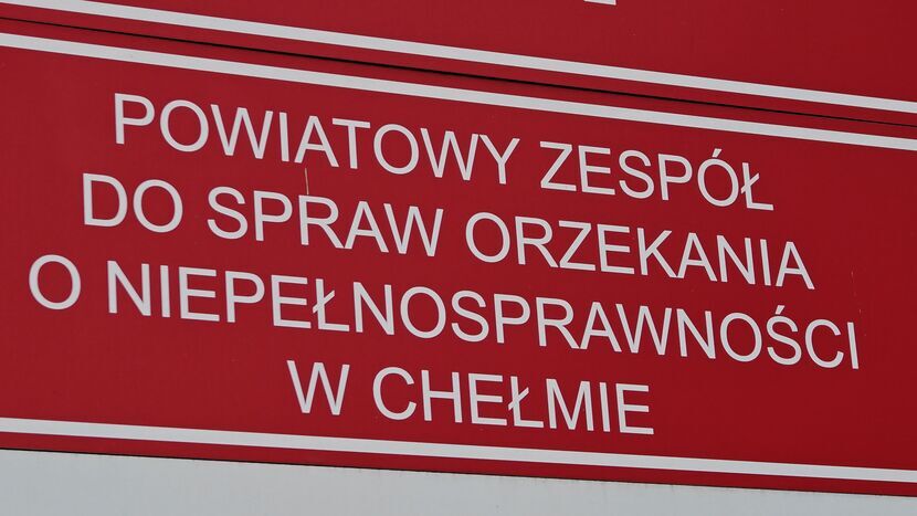 Zawieszenie tylko na chwilę. Środki się znalazły, komisje znów zasiądą
