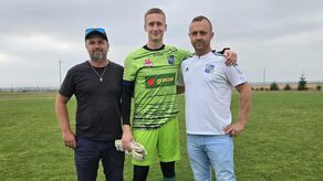 Wysokie wygrane faworytów i duża pucharowa niespodzianka w Bełżcu