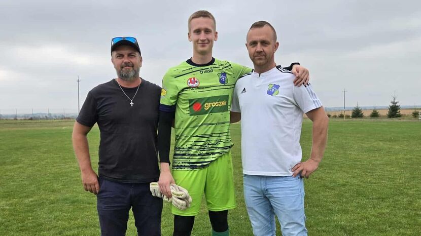 Wysokie wygrane faworytów i duża pucharowa niespodzianka w Bełżcu