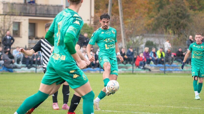 Siedem goli Hetmana, Orlęta Spomlek zdobyły twierdzę Janów i helikopter na derbach Tanew - Łada