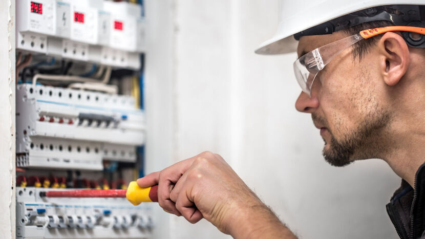 Dlaczego warto zdobyć uprawnienia G2? Szansa na rozwój w branży energetycznej