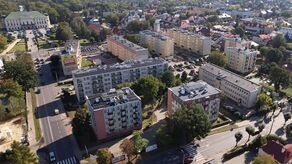 Osiedle Szaniawskiego w Lubartowie ogrzewanie ma, ale jeszcze nie na pełną moc. Problemem jest stara linia przesyłowa, niewystarczająca dla nowym pomp ciepła i fotowoltaiki