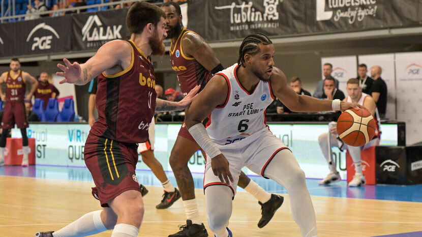 Jordan Wright (z piłką) rozegrał kolejne dobre zawody