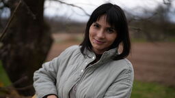 Kobieta pracująca, która żadnej pracy się nie boi. Karolina z Jastkowa w programie "Rolniczki"