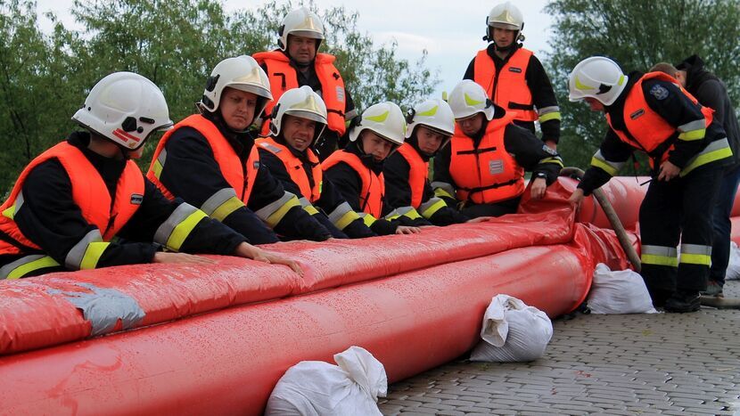 Wśród zamawianego sprzętu dla magazynu obrony cywillnej znalazły się m.in. zapory przeciwpowodziowe