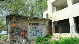 W okresie jesienno-zimowym patrole policji i straży miejskiej sprawdzają pustostany, czy nie znajdują się w nich osoby bezdomne potrzebujące pomocy.