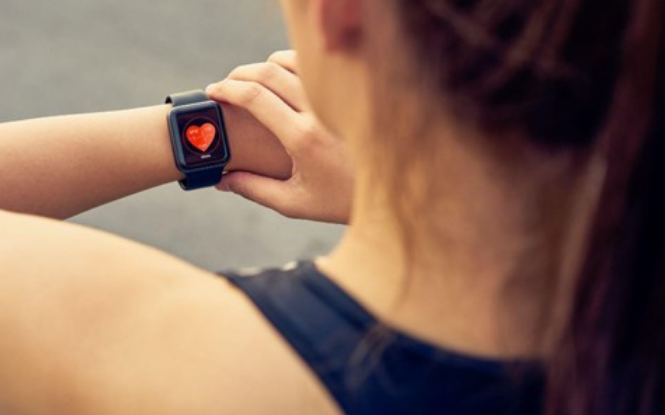 Jak ustawić zegarek smartwatch, aby maksymalnie wykorzystać jego funkcje zdrowotne i sportowe