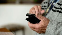 ZUS: Żaden urząd nie może żądać od nas danych. Seniorze, nie daj się oszukać