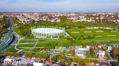 Wizualizacja pięknie zapowiadającego się stadionu przeszła do historii, ale historia toczy się dalej, zmierzając do sądowych sal