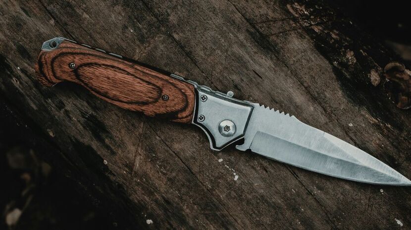 Czy noże OTF są legalne w Polsce? Fakty, prawo i najczęstsze nieporozumienia!