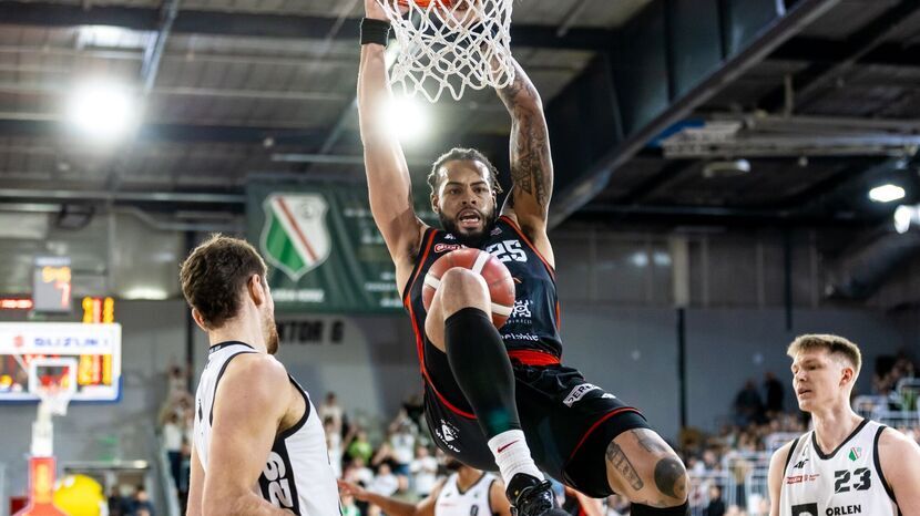 Bryan Griffin zdobył 11 pkt