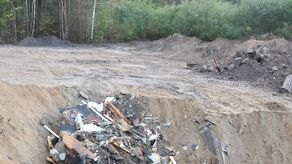 Nielegalne składowisko niebezpiecznych odpadów odkryto w dawnym wyrobisku piachu