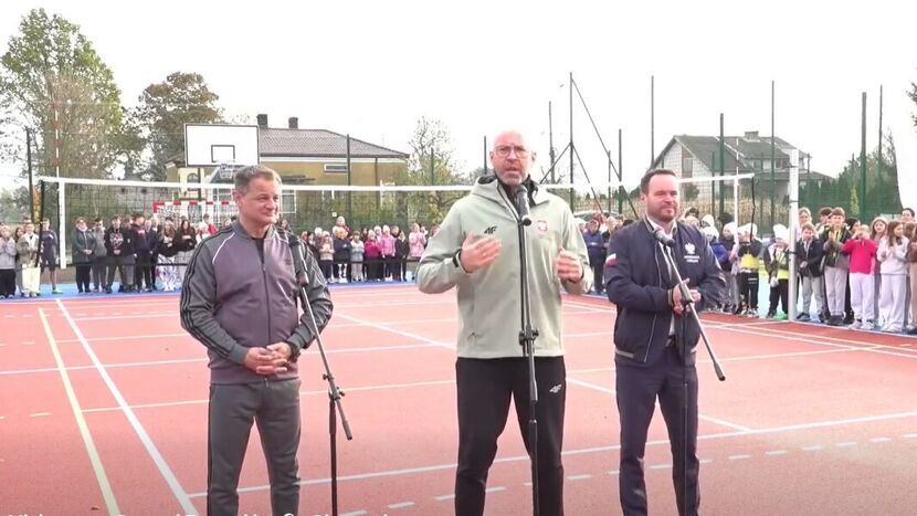 Minister sportu otworzył nowy orlik w gminie Drelów