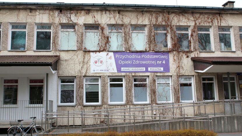 Budynek dawnej przychodni nr 4 przy ul. Kołłątaja w Puławach. Od października lekarze rodzinni już tutaj nie przyjmują