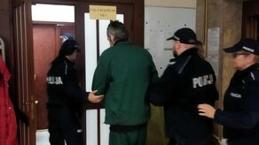 Oskarżony został doprowadzony na pierwsze posiedzenie Sądu Apelacyjnego  30.10.2025 roku. Jawność tej rozprawy została jednak w całości wyłączona. 