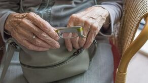 „Przełam samotność”. Podaruj świąteczne spotkanie starszej, samotnej osobie