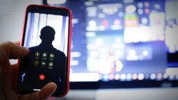 Uwierzył w szybki zarobek i stracił 170 tysięcy złotych. Wciągnął w to własną matkę