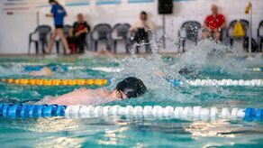Basen w Łukowie został oddany do użytku 30 lat temu. Nie jest w bardzo złym stanie, ale wymaga, zdaniem władz miasta, zastąpienia nowym obiektem. 