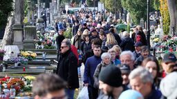 Lublinianie tłumnie ruszyli na groby