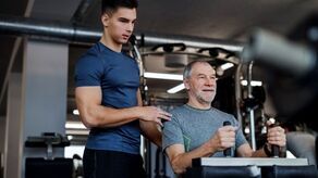 Myślisz o pracy trenera personalnego? Poznaj możliwości tego zawodu