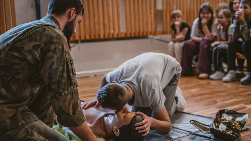Lekcje z wojskiem w lubelskich szkołach. Uczą, jak reagować w kryzysie