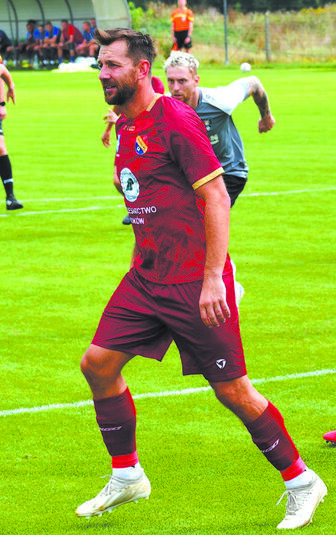 Trener Paweł Szlaski poprowadził Unię Krzywda do zwycięstwa nad LKS Agrotex Milanów