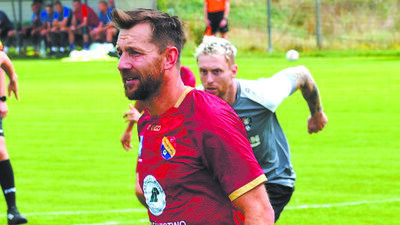 Trener Paweł Szlaski poprowadził Unię Krzywda do zwycięstwa nad LKS Agrotex Milanów